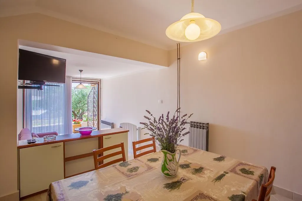 Apartments Ljubo & Lili Cres