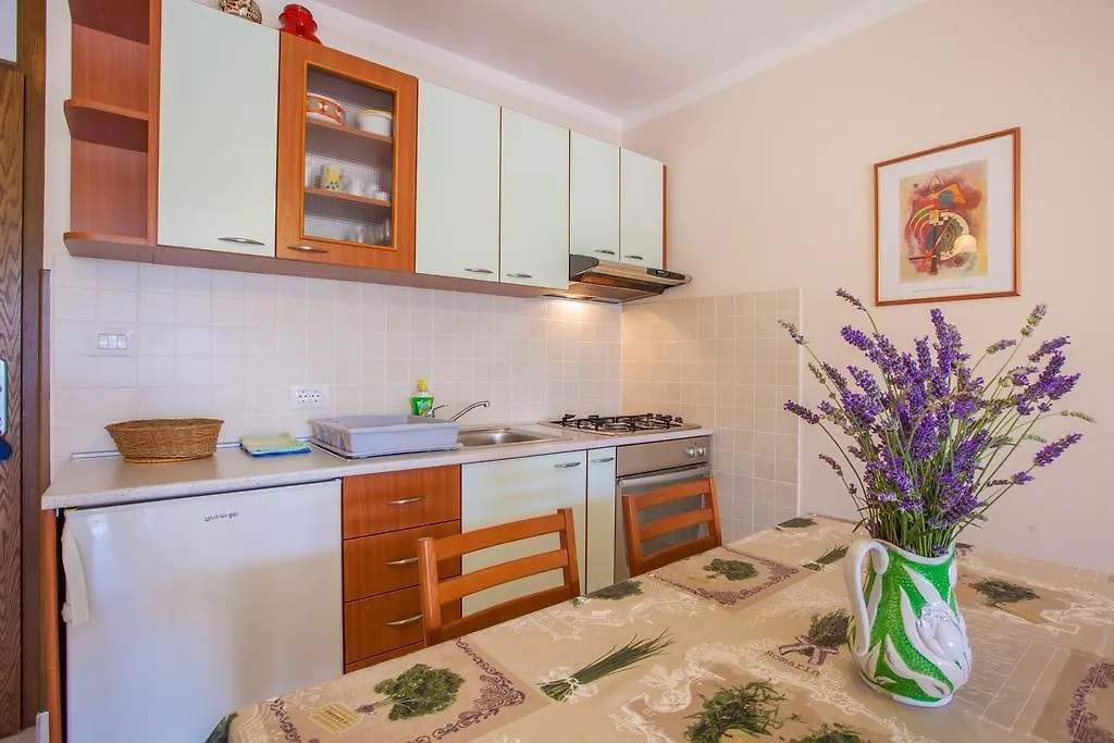 Apartments Ljubo & Lili Cres