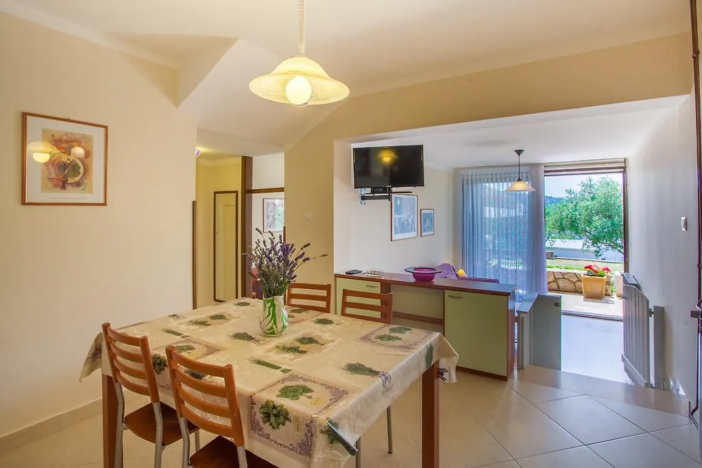 Apartments Ljubo & Lili Cres