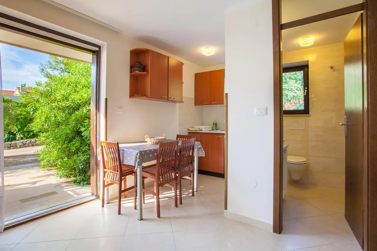 Apartments Ljubo & Lili Cres